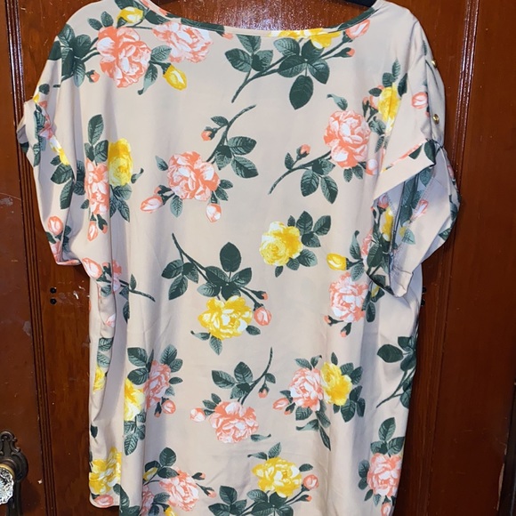 Floral blouse - Picture 8 of 8